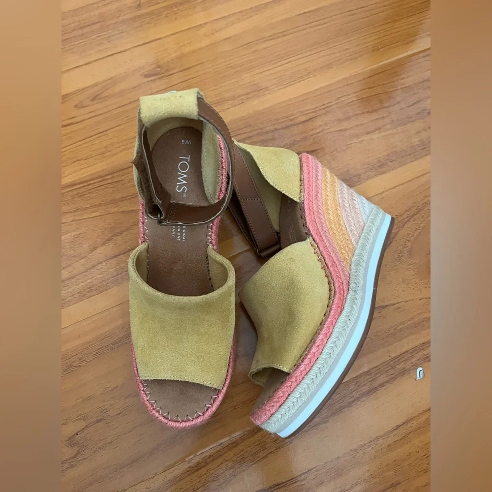 TOMS Women's Multicolor Wedge Sandals - Picture 1 of 5